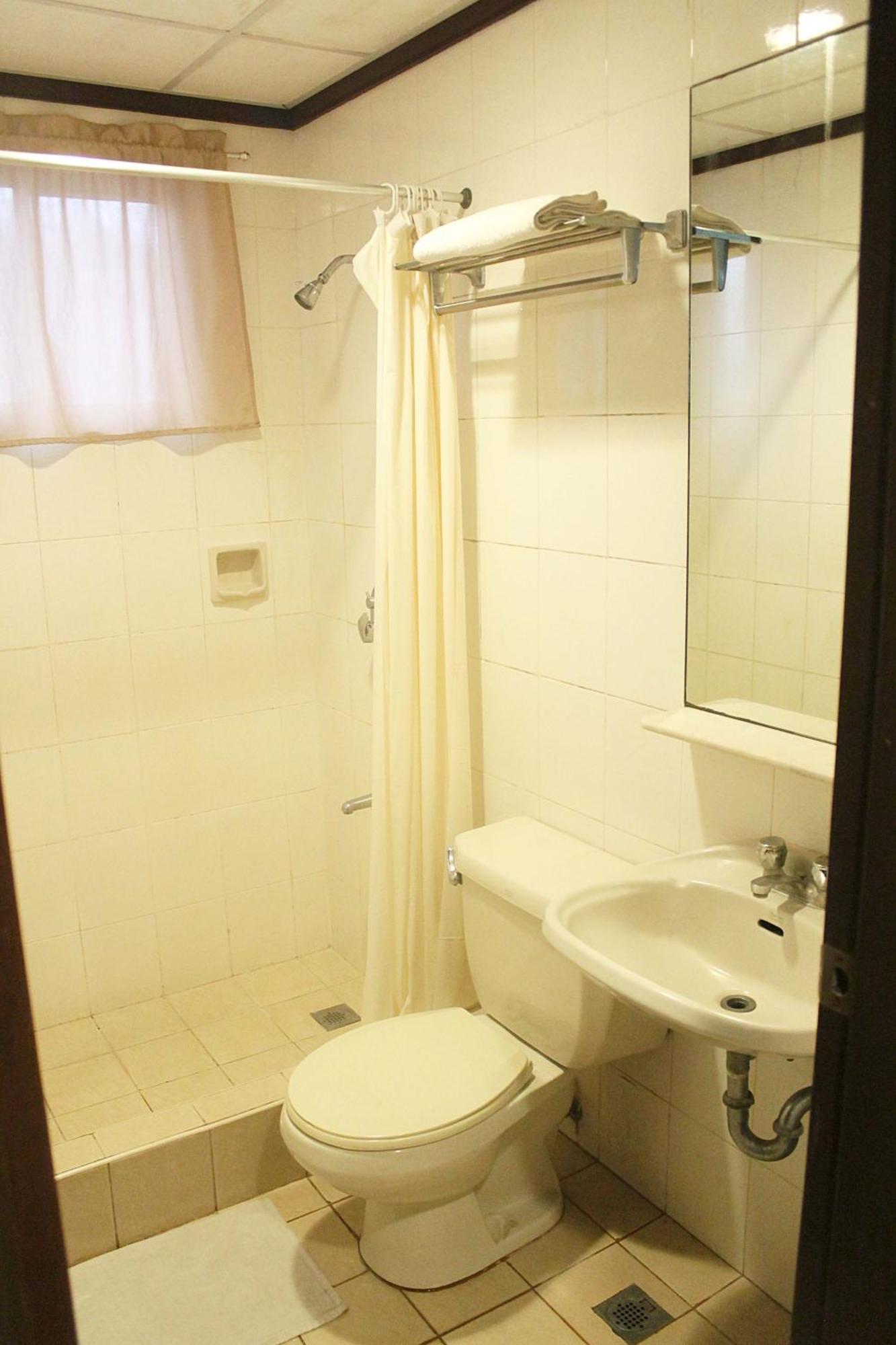 The Humbertos Hotel Davao City Εξωτερικό φωτογραφία